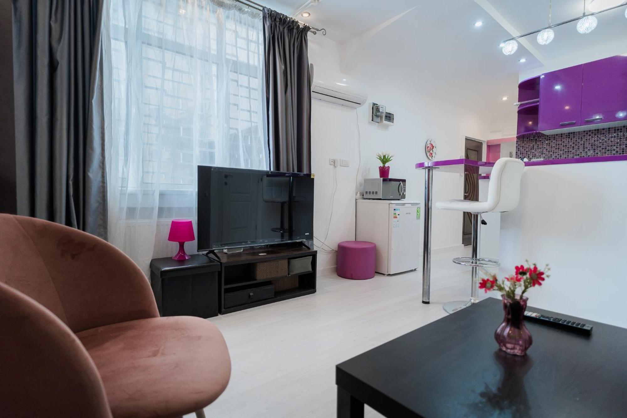 Ultra Central White & Lila Studio Bukarest Exteriör bild